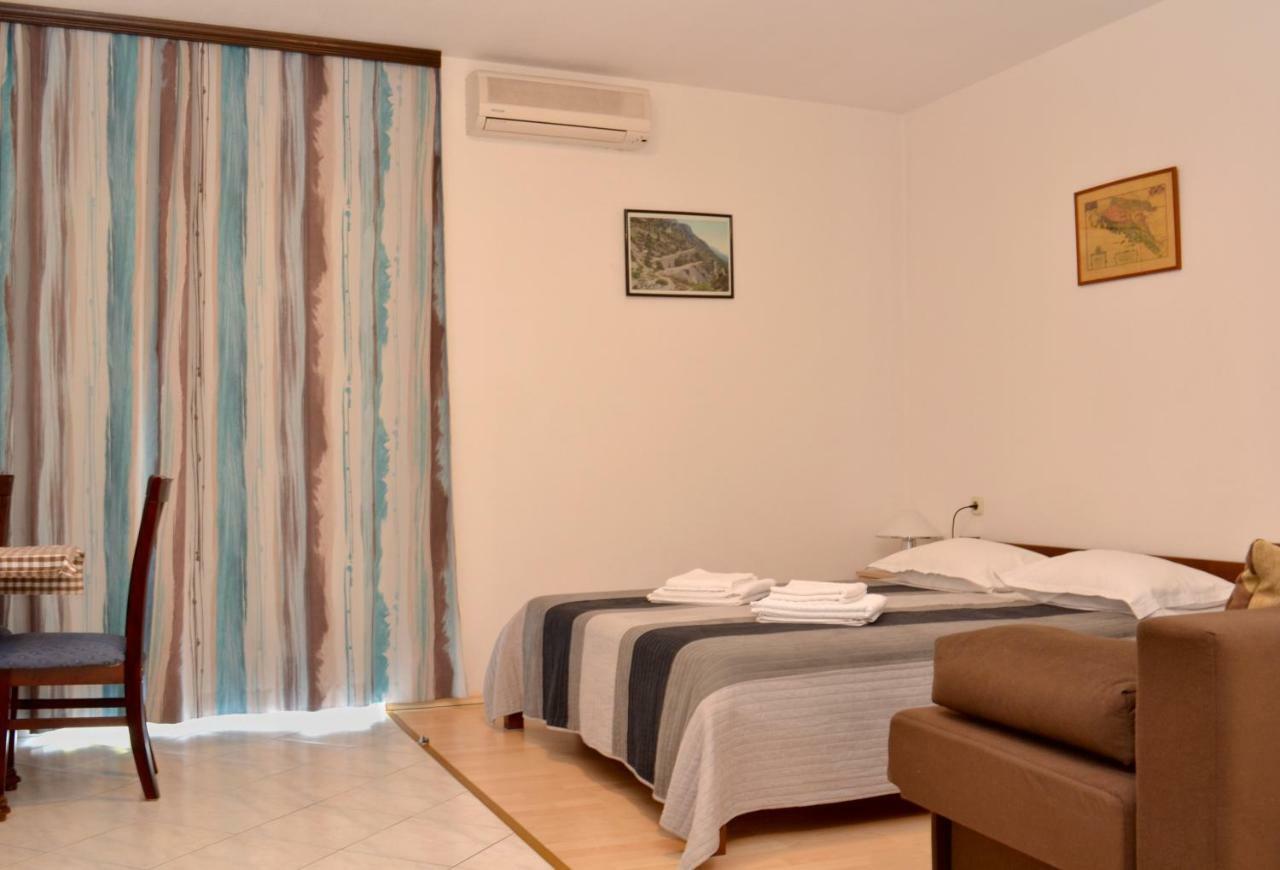 Apartments Lorenco Brela Exterior photo