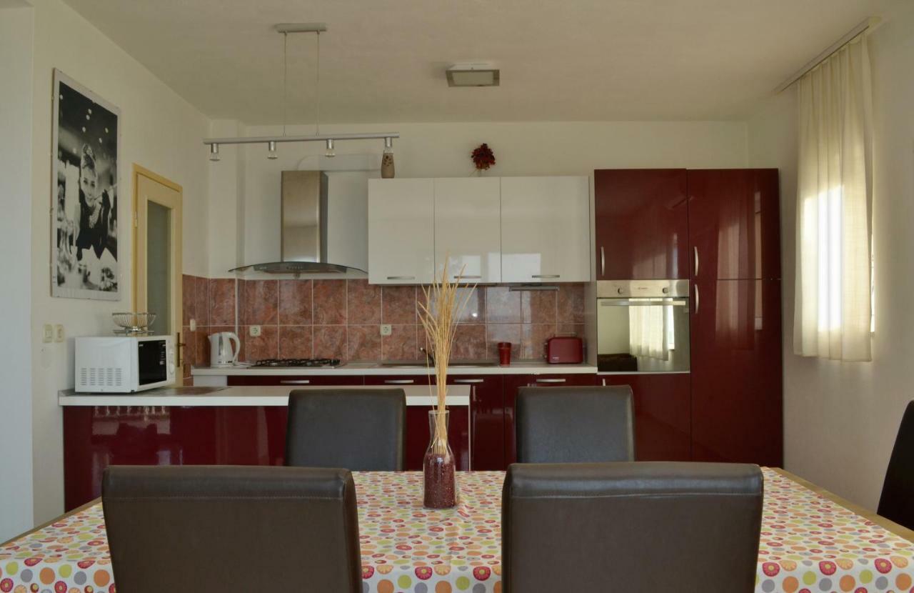 Apartments Lorenco Brela Exterior photo